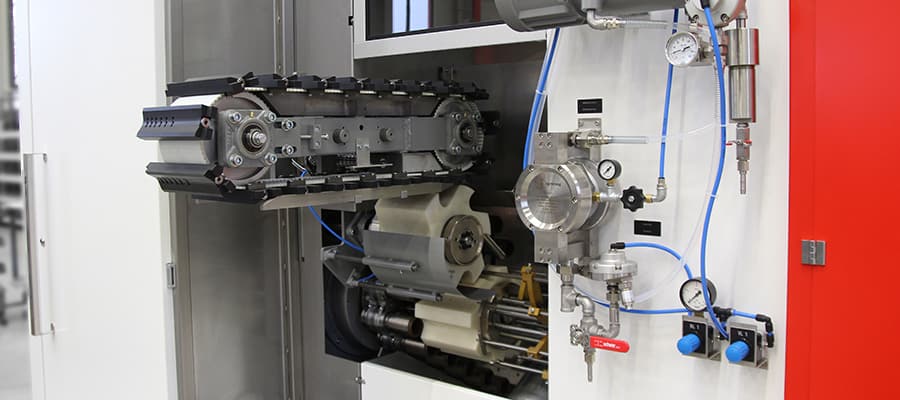 HIL-56 Innenlackiermaschine für Aerosoldosen - Einlaufband
